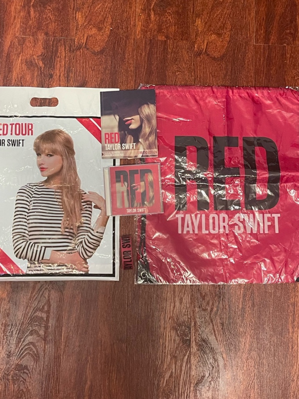 Ultamite Taylor Swift The RED Tour fan bundle!